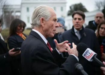 Powell é tão contra Trump que ‘chega a ser perturbador’, diz conselheiro da Casa Branca