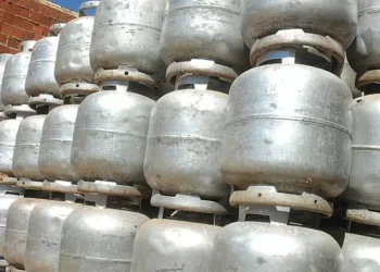 Volta da Petrobras à distribuição do gás de cozinha combate concentração do setor e pode derrubar preços