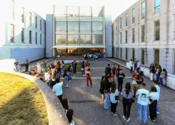 Manuais escolares gratuitos: saiba como aceder em 2025