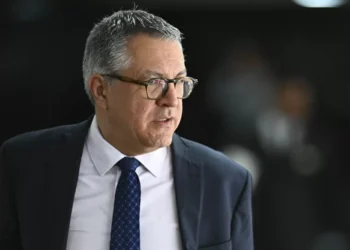 Padilha diz ser ‘ato covarde’ cancelamento de vistos da filha e esposa