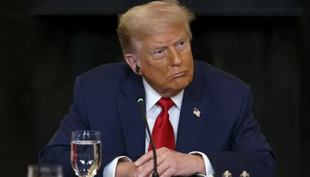 Trump afirma que não permitirá turbinas eólicas e energia solar nos EUA