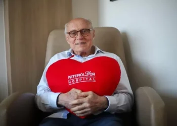 Suplicy tem alta após colocação de marcapasso em hospital no RJ