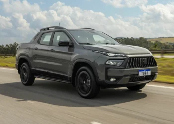 Fiat Toro 2026 tem visual mais ‘reto’, freio eletrônico e fica R$ 2.000 mais cara