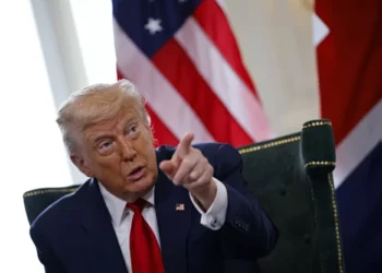 Trump promete manter tarifas dos EUA ‘com ajuda da Suprema Corte’