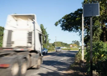 Justiça Federal ordena religar 4.000 radares desativados em estradas federais