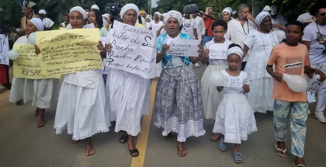 Em Itaparica (BA), comunidade protesta contra ameaça a um dos terreiros mais antigos do país