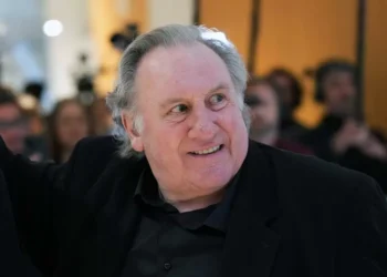 Justiça francesa determina julgamento de Gérard Depardieu por estupro