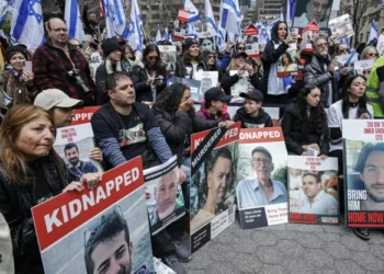 Trump exige que Hamas liberte as 20 pessoas que ainda são mantidas como reféns