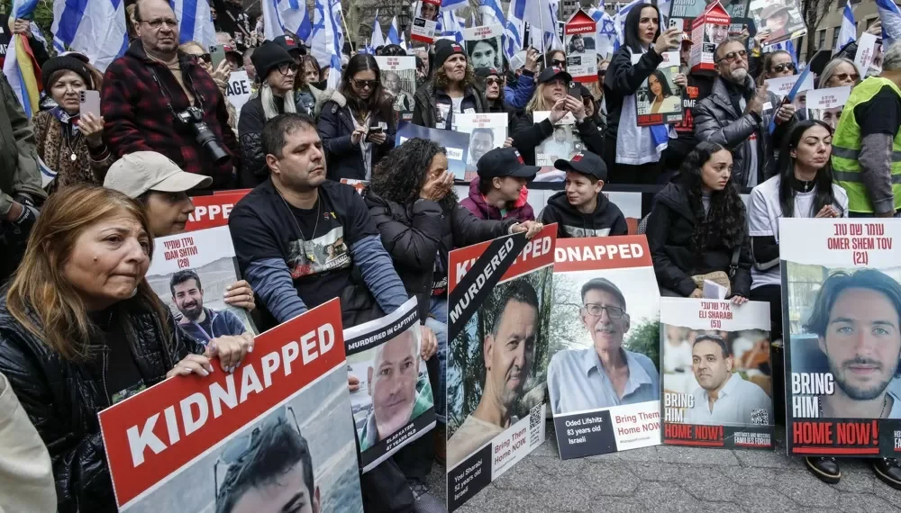 Trump exige que Hamas liberte as 20 pessoas que ainda são mantidas como reféns