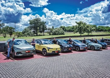 QUATRO RODAS conquista dois prêmios SAE de jornalismo 2025