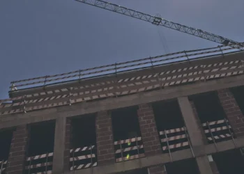 Produção na construção desacelera para 2,6% em agosto