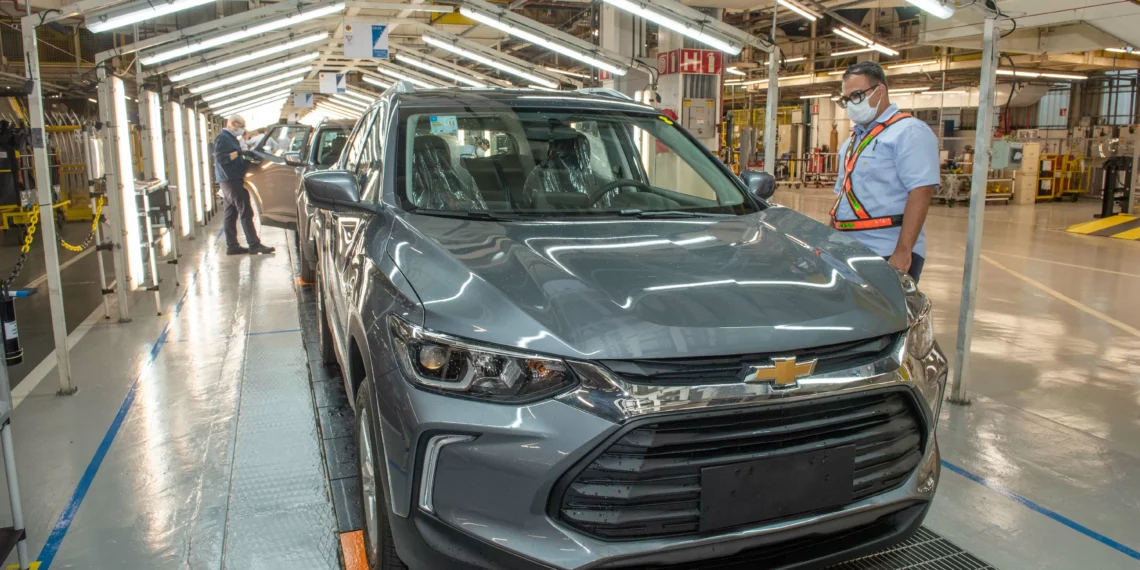 Produção de carros no Brasil pode parar por nova crise de chips
