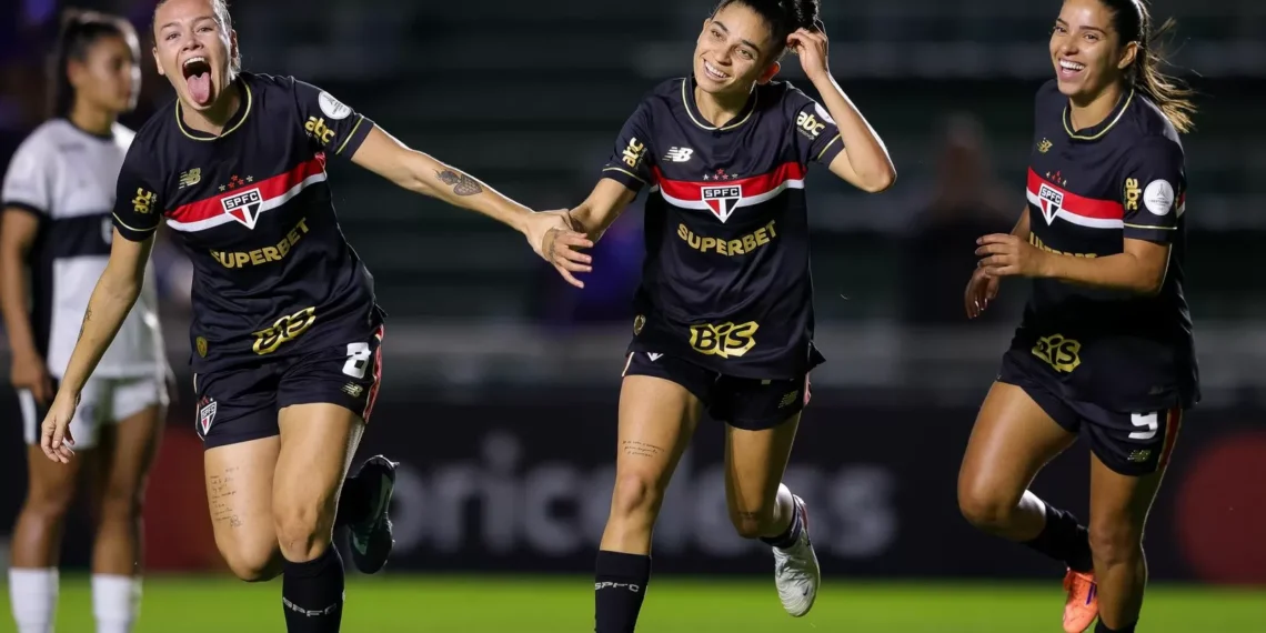São Paulo vence Olimpia para avançar na Libertadores Feminina