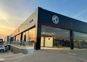 MG anuncia estreia no Brasil com 24 concessionárias e triplicará rede em 2026