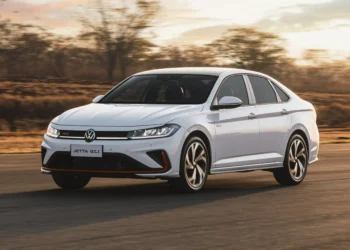 Volkswagen Jetta GLI 2026 estreia em novembro por R$ 269.990; saiba tudo sobre o sedã