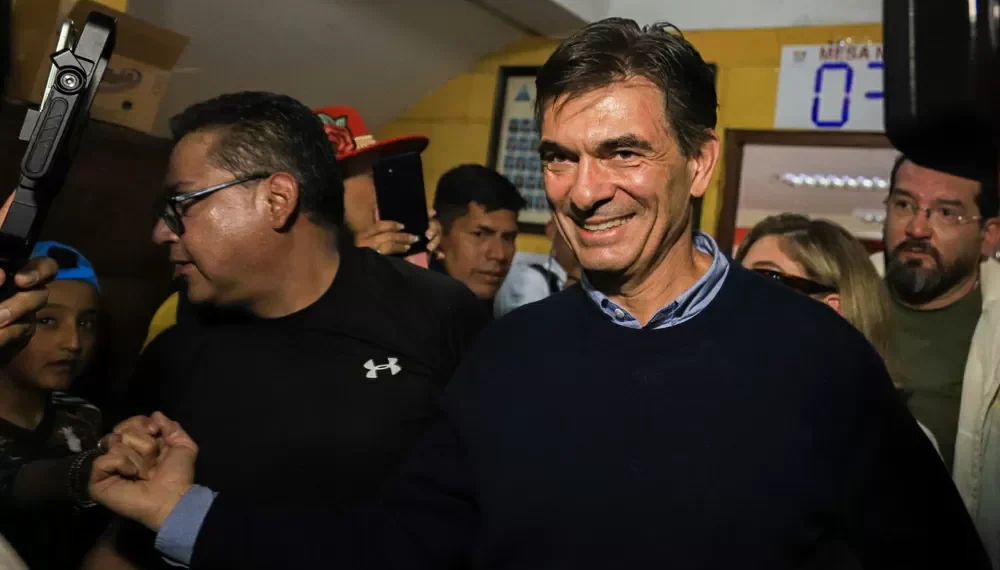 Rodrigo Paz é eleito presidente da Bolívia