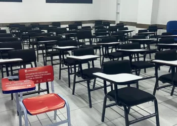 Jubs: com cadeiras vazias, campanha lembra vítimas de feminicídio