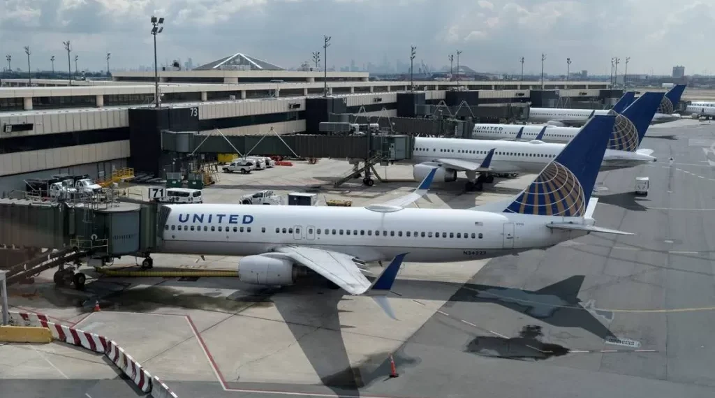 Ameaça de bomba paralisa aeroporto de Washington