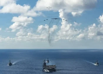 Maior porta-aviões do EUA entra no Caribe em meio à tensão com a Venezuela