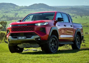 Nova Hilux 2027 não é tão nova assim e Toyota se explica