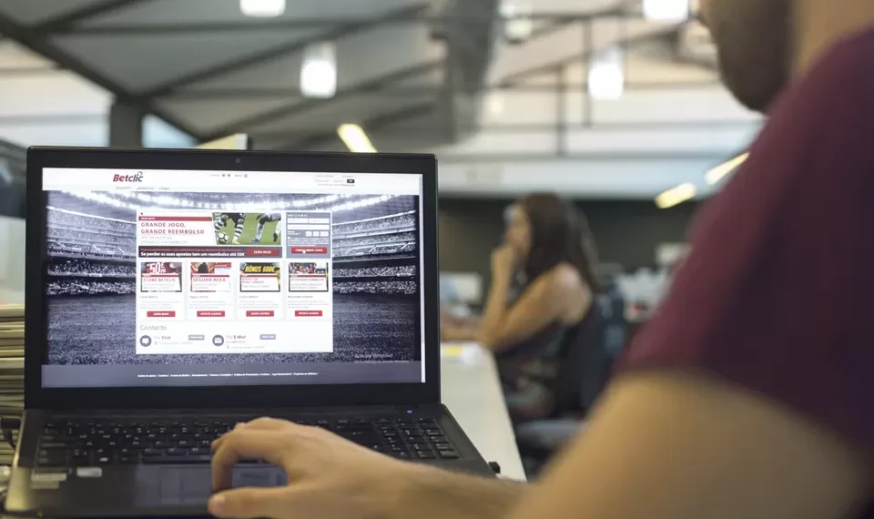 Estado perde 100 milhões em impostos com jogo online ilegal. Veja o “Jogo Económico”