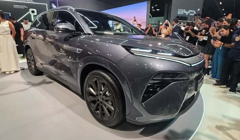 BYD Atto 8 chega como SUV híbrido mais caro da marca no Brasil; veja preço