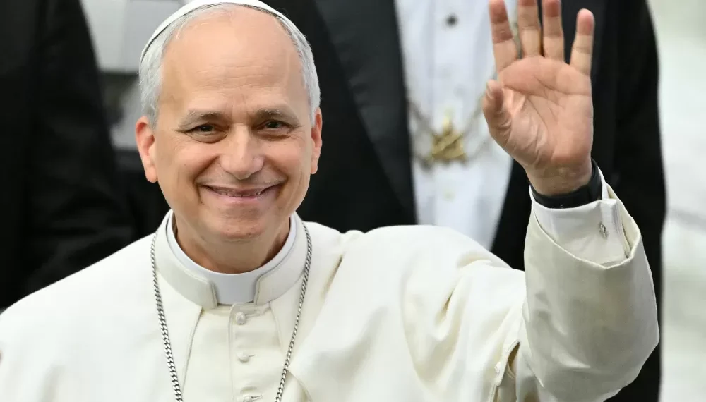 Papa Leão XIV pede a líderes mundiais para atender pessoas marginalizadas