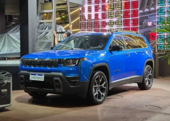 Novo Jeep Cherokee é híbrido com 213 cv, faz 18 km/l e está no Salão do Automóvel