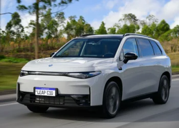 Leapmotor estreia no Brasil com SUVs elétricos e híbridos mais baratos que BYD; veja preços