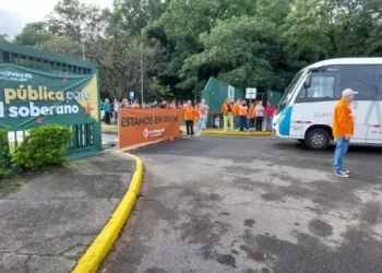 Petroleiros gaúchos suspendem greve após aprovação de contraproposta da Petrobras