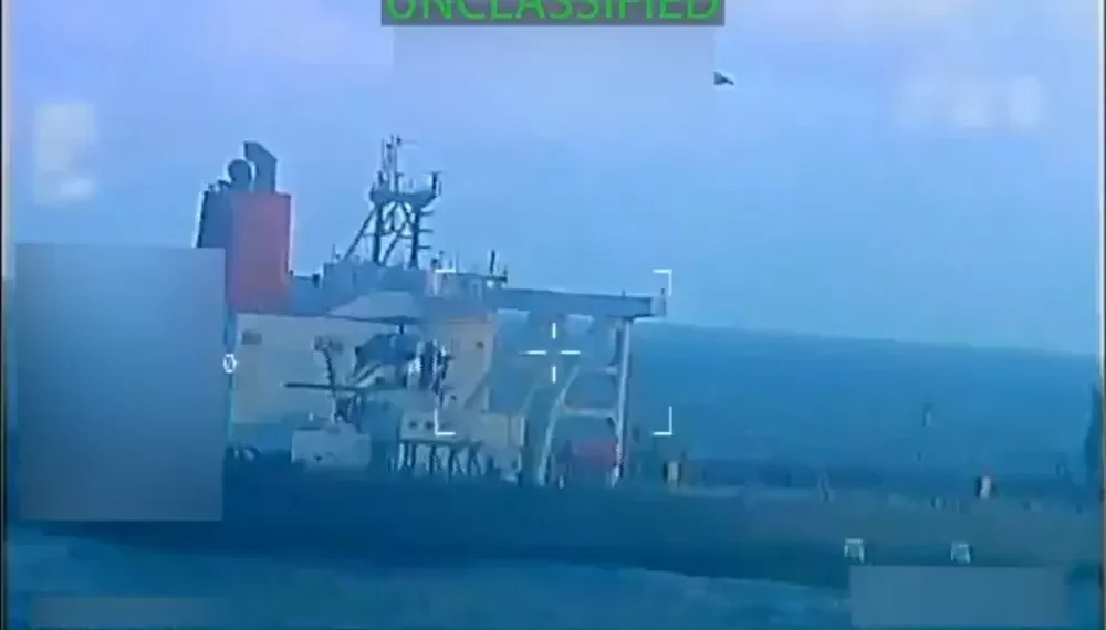 Entenda por que os EUA estão interceptando navios petroleiros na costa da Venezuela