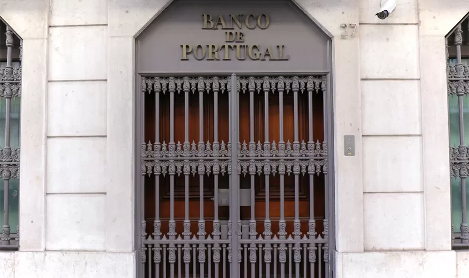 Dívida pública cai 11,2 mil milhões de euros em outubro para mínimos de meio ano