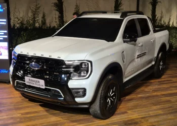 Ford Ranger terá duas novas carrocerias, versão híbrida plug-in e SUV até 2027