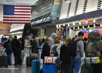 Turistas que visitam os EUA terão que apresentar cinco anos de seu histórico de mídias sociais