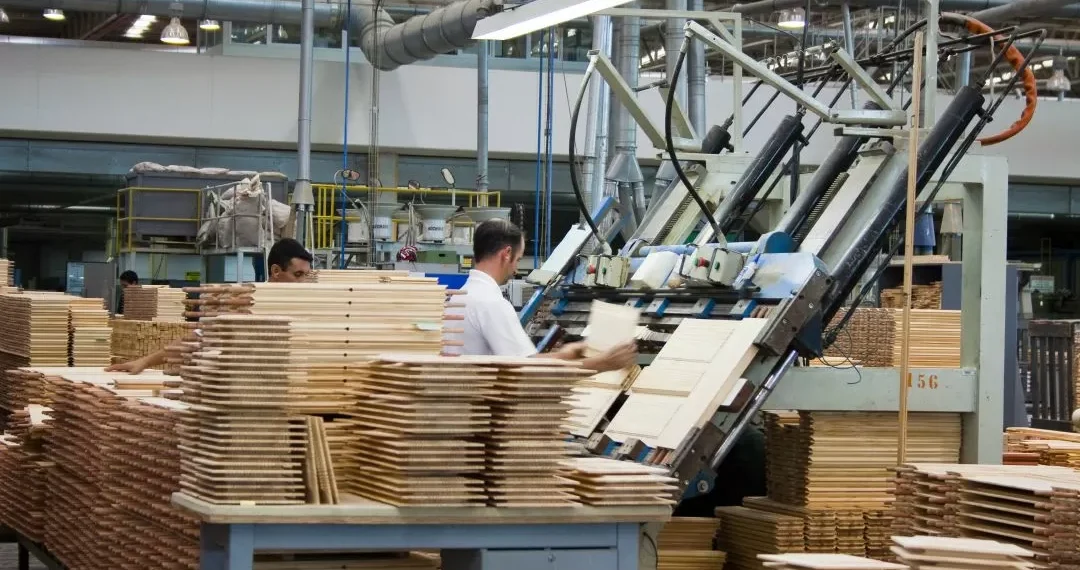 Após terceira queda consecutiva, faturamento industrial cai 2,7% em outubro