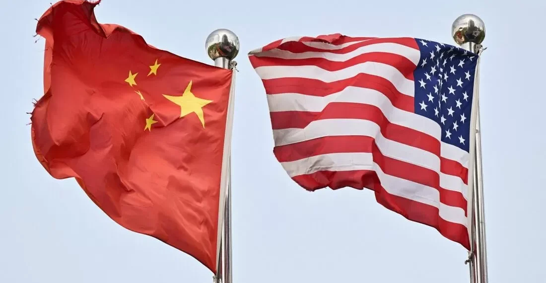 China reage a tarifas dos EUA sobre chips e alerta para impacto global