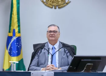 Dino suspende manobra do Congresso para retomar emendas do orçamento secreto