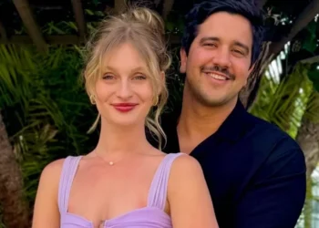 Brasileiro detido pelo ICE é transferido e perde contato com família, diz esposa