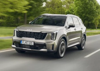 Kia Sorento volta ao Brasil com tração 4×4 e motor a diesel por R$ 399.990