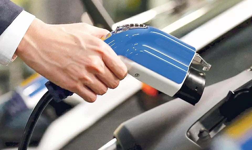 Rede nacional de carregamento elétrico fecha 2025 com recordes