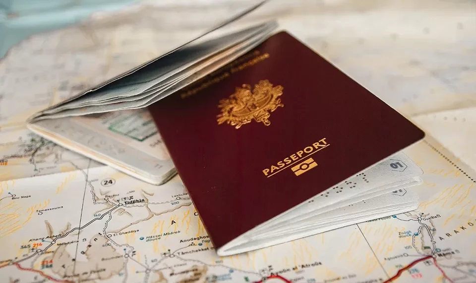 Pedidos de visto Schengen atingiram 11,7 milhões em 2024. Um em cada sete rejeitado