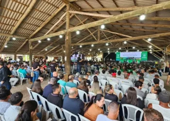 Gigante da celulose avança sobre o Guaíba sob promessa de bilhões e alerta da sociedade civil