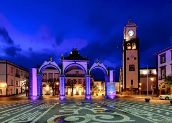 Défice açoriano agrava-se em 2024 enquanto Madeira vê excedente crescer