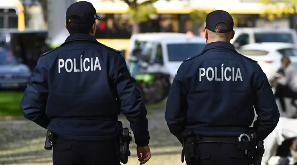 Policiais de Lisboa são presos acusados de torturar imigrantes e moradores de rua