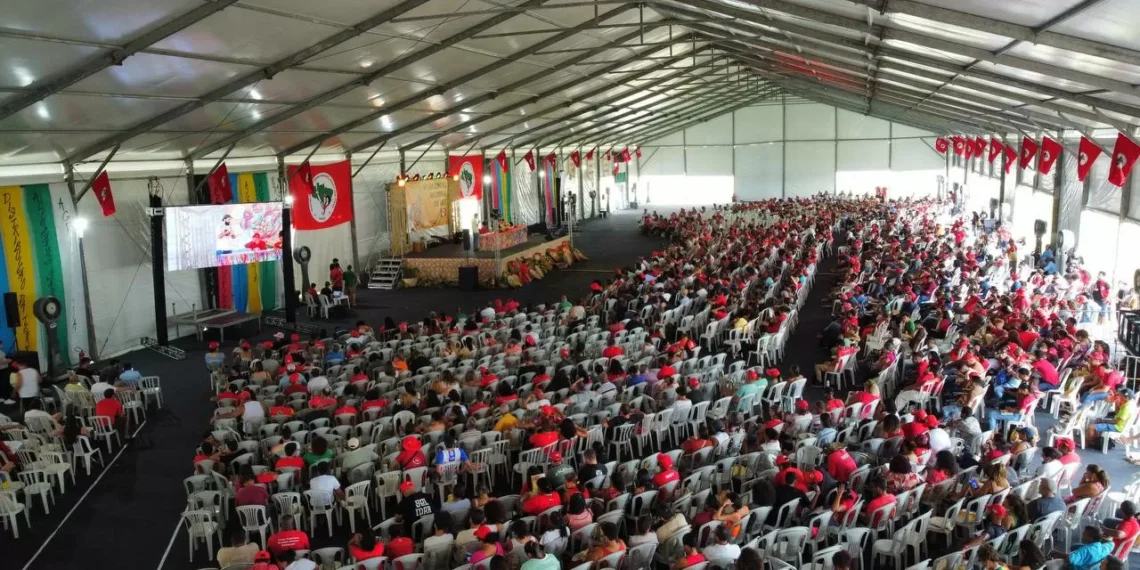 MST reúne mais de 3 mil militantes em Salvador para discutir os caminhos da luta pela reforma agrária e pelo socialismo