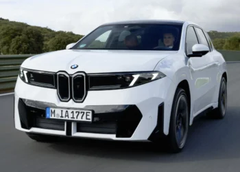 BMW iX3 exige assinatura para liberar câmera 360° e pacote ADAS