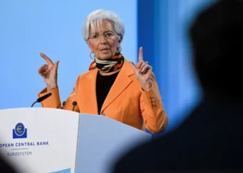 Lagarde: BCE está a monitorizar câmbios, mas tranquiliza mercados