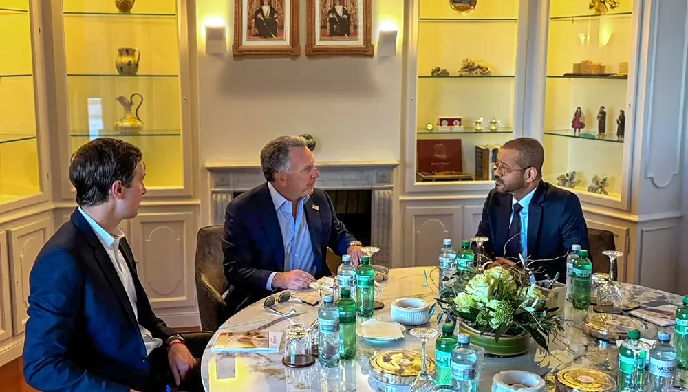 Irã e EUA retomam negociações em Genebra sob ameaça de escalada militar