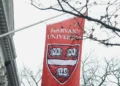 Trump quer indenização de US$ 1 bilhão de Harvard por difundir cultura ‘woke’