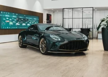 Por quantos dias é permitido andar com o carro zero sem placas?